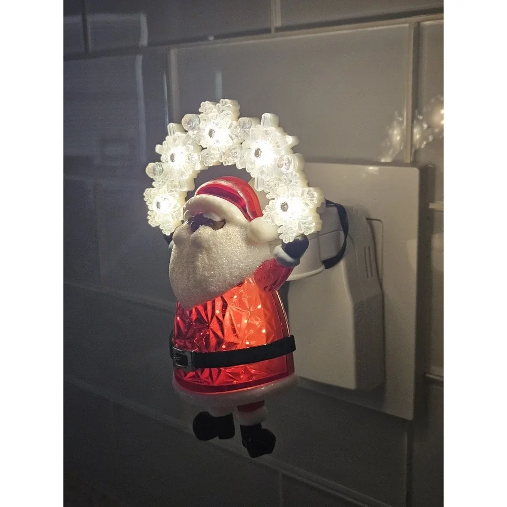 Bath & Body Works Santa Snowflake Arch Light Up Wallflowers Fragrance Plug 2022